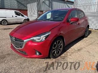 Vrakbiler auto Mazda 2 2 (DJ/DL), Hatchback, 2014 1.5 SkyActiv-G 90 2015/6