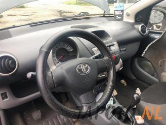 Toyota Aygo Aygo (B10), Hatchback, 2005 / 2014 1.0 12V VVT-i picture 10