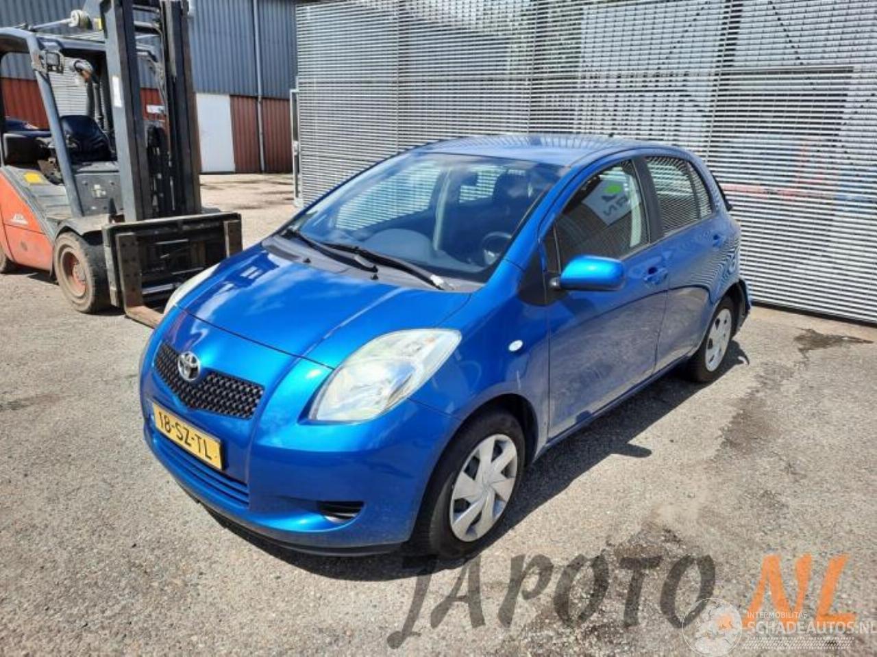 Toyota Yaris Yaris II (P9), Hatchback, 2005 / 2014 1.3 16V VVT-i