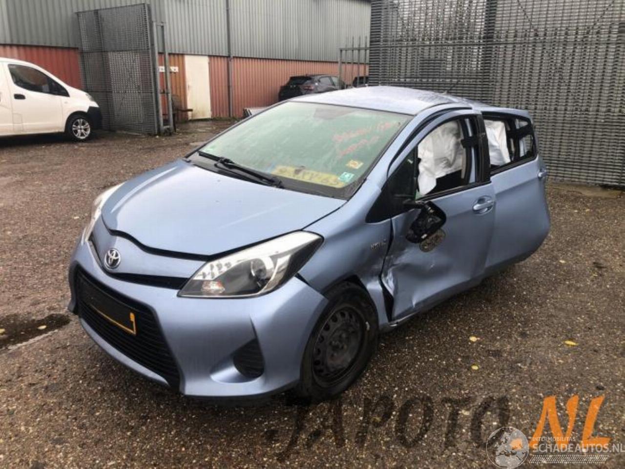 Toyota Yaris Yaris III (P13), Hatchback, 2010 / 2020 1.5 16V Hybrid