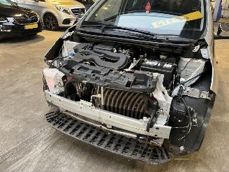 Peugeot 108 1.0 e-VTi Collection TOP! picture 11