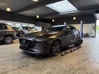skadebil auto Mazda 3 2.0 e-SkyActiv G 122 2021/3