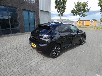 Peugeot 208 1.2 Hyb 110 Allure picture 3