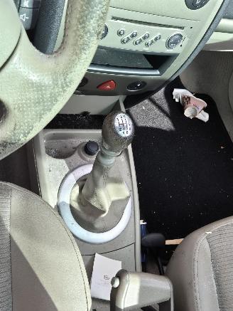 Renault Mégane II CC (EM) Cabrio 2.0 16V (F4R-770) [99kW] 6-BAK picture 6