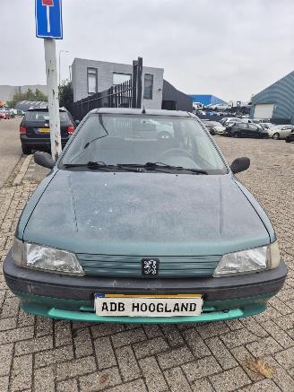 Peugeot 106 I Hatchback 1.1 i XN,XR,XT (TU1M(HDZ)) [44kW] 5-BAK picture 1