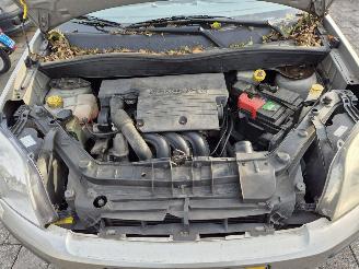 Ford Fusion Combi 1.6 16V (FYJA(Euro 5)) [74kW] picture 11