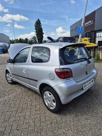 Toyota Yaris (P1) Hatchback 1.3 16V VVT-i (2NZFE) [63kW] 5-BAK picture 3