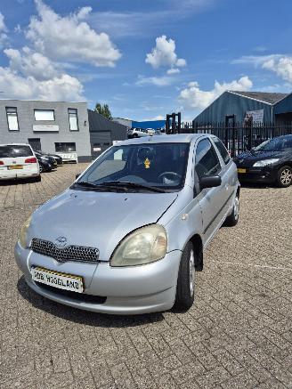 Toyota Yaris (P1) Hatchback 1.3 16V VVT-i (2NZFE) [63kW] 5-BAK picture 2