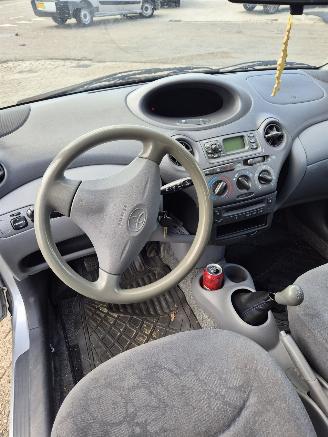 Toyota Yaris (P1) Hatchback 1.3 16V VVT-i (2NZFE) [63kW] 5-BAK picture 8