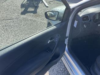 Volkswagen Polo V (6R) Hatchback 1.2 TDI 12V BlueMotion (CFWA(Euro 5)) picture 5