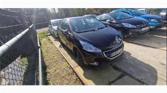 Peugeot 208  picture 4