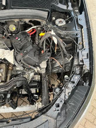 Mercedes GLA gla 220d  4x4  f1 edition picture 3