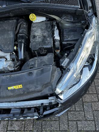 Peugeot 208 1.2 THP 110 signature picture 20