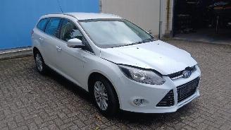 Ford Focus Focus 3 Wagon Combi 1.0 Ti-VCT EcoBoost 12V 125 (M1DA(Euro 5)) [92kW] =
 (02-2012/05-2018) picture 2