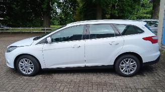 Ford Focus Focus 3 Wagon Combi 1.0 Ti-VCT EcoBoost 12V 125 (M1DA(Euro 5)) [92kW] =
 (02-2012/05-2018) picture 12