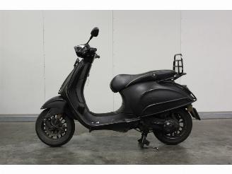 skadebil bromfiets Vespa  Sprint SNOR 2014/7