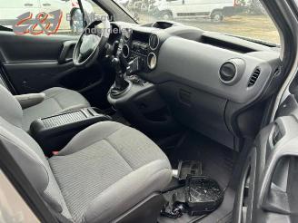 Peugeot Partner Partner Tepee (7A/B/C/D/E/F/G/J/P/S), MPV, 2008 / 2018 1.6 HDiF 90 16V Phase 1 picture 17