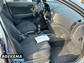 Hyundai I-30 1.4i i-Motion Business Climate Stoelverw. picture 21