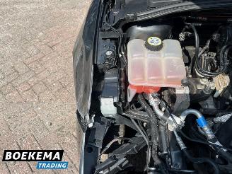 Ford Focus Wagon 1.5 TDCI Titanium Navigatie Climate Cruise PDC Trekh. picture 11