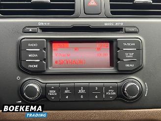Kia Rio 1.4 CVVT 110PK Super Pack Leer Open-Dak Navigatie Stoelverw picture 37
