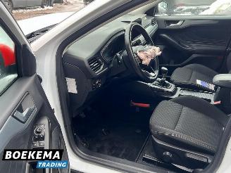Ford Focus Wagon 1.0 EcoBoost 125PK Hybrid Navi Climate Cruise PDC Trekh. picture 17