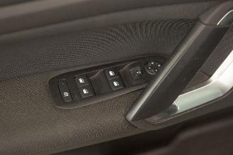 Peugeot 308 SW 1.2 Pano 96KW PureTech Blue Lease picture 16