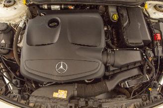 Mercedes Cla-klasse 180 Shooting Brake Airco Leer picture 20