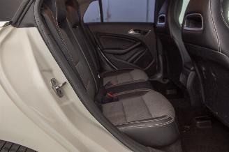 Mercedes Cla-klasse 180 Shooting Brake Airco Leer picture 25