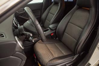 Mercedes Cla-klasse 180 Shooting Brake Airco Leer picture 24