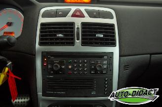 Peugeot 307 CC 2.0-16V Motorschade picture 8