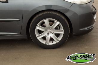 Peugeot 207 SW 1.6 VTi XS Première picture 33