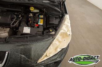 Peugeot 207 SW 1.6 VTi XS Première picture 31