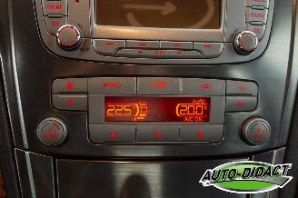 Ford Mondeo 2.0-16V Limited Clima Navi picture 8