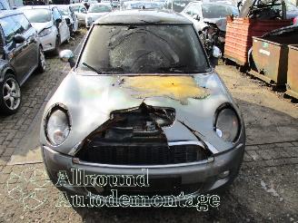 Mini Mini Mini (R56) Hatchback 1.6 16V Cooper S (N14-B16A) [128kW]  (10-2006/02-=
2010) picture 7