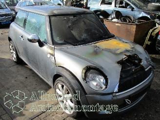 Mini Mini Mini (R56) Hatchback 1.6 16V Cooper S (N14-B16A) [128kW]  (10-2006/02-=
2010) picture 2