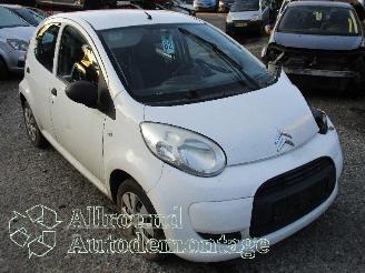 Citroën C1 C1 Hatchback 1.0 12V (1KR-FE(CFB)) [50kW]  (06-2005/09-2014) picture 2