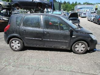 Renault Scenic Scénic II (JM) MPV 1.6 16V (K4M-812) [82kW]  (10-2005/11-2008) picture 7