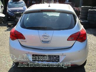 Opel Astra Astra J (PC6/PD6/PE6/PF6) Hatchback 5-drs 1.4 Turbo 16V (A14NET(Euro 5=
)) [88kW]  (10-2010/10-2015) picture 6