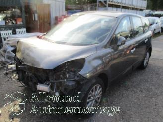 Démontage voiture Renault Scenic Grand Scénic III (JZ) MPV 1.4 16V TCe 130 (H4J-700(H4J-A7)) [96kW]  =
(02-2009/12-2016) 2010