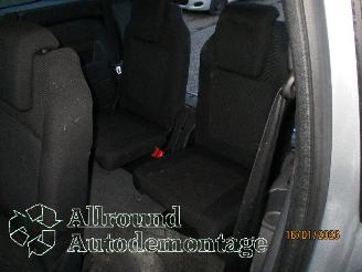 Peugeot 5008 5008 I (0A/0E) MPV 1.6 THP 16V (EP6CDT(5FV)) [115kW]  (09-2009/03-2017=
) picture 11