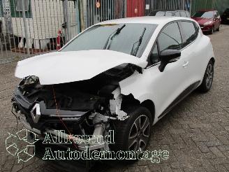 Salvage car Renault Clio Clio IV (5R) Hatchback 5-drs 0.9 Energy TCE 90 12V (H4B-400(H4B-A4)) [=
66kW]  (11-2012/08-2021) 2014