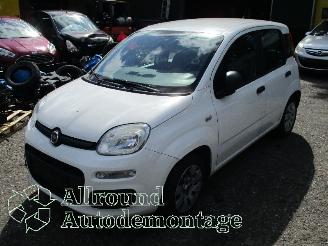 Vrakbiler auto Fiat Panda Panda (312) Hatchback 0.9 TwinAir 60 (312.A.6000) [44kW]  (12-2013/...=
) 2015/0