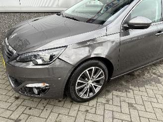Peugeot 308 1.2 PureTech Allure picture 26