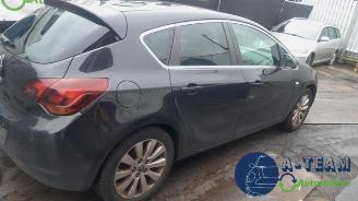 Opel Astra Astra J (PC6/PD6/PE6/PF6), Hatchback 5-drs, 2009 / 2015 1.7 CDTi 16V EcoFLEX 130 picture 11