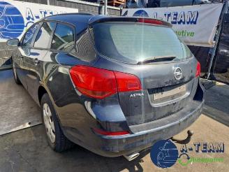 Opel Astra Astra J Sports Tourer (PD8/PE8/PF8), Combi, 2010 / 2015 1.4 Turbo 16V picture 3