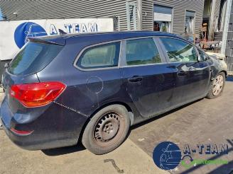 Opel Astra Astra J Sports Tourer (PD8/PE8/PF8), Combi, 2010 / 2015 1.4 Turbo 16V picture 12