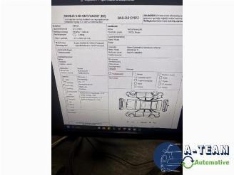 krockskadad bil auto Renault Twingo Twingo II (CN), Hatchback 3-drs, 2007 / 2014 1.2 16V 2011/2