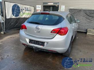 demontáž osobní automobily Opel Astra Astra J (PC6/PD6/PE6/PF6), Hatchback 5-drs, 2009 / 2015 1.4 Turbo 16V 2011/2