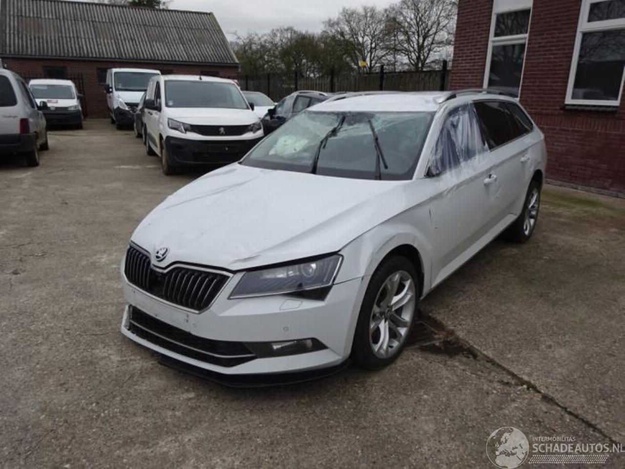 Skoda Superb Superb Combi (3V5), Combi, 2015 1.6 TDI