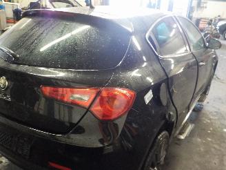 Alfa Romeo Giulietta Giulietta (940) Hatchback 2.0 JTDm 16V 175 TCT (940.B.4000) [129kW]  (=
11-2013/...) picture 4